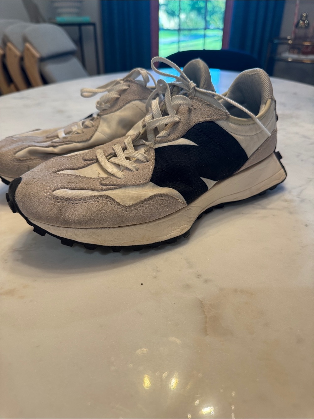 New Balance Retro Casual Women's Suede & Mesh Sneakers in White and Black sz 10